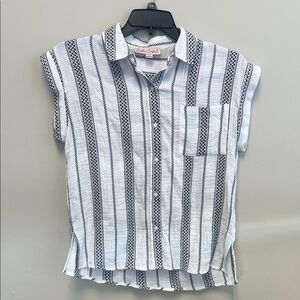 Coastal comfort 100%cotton button down top